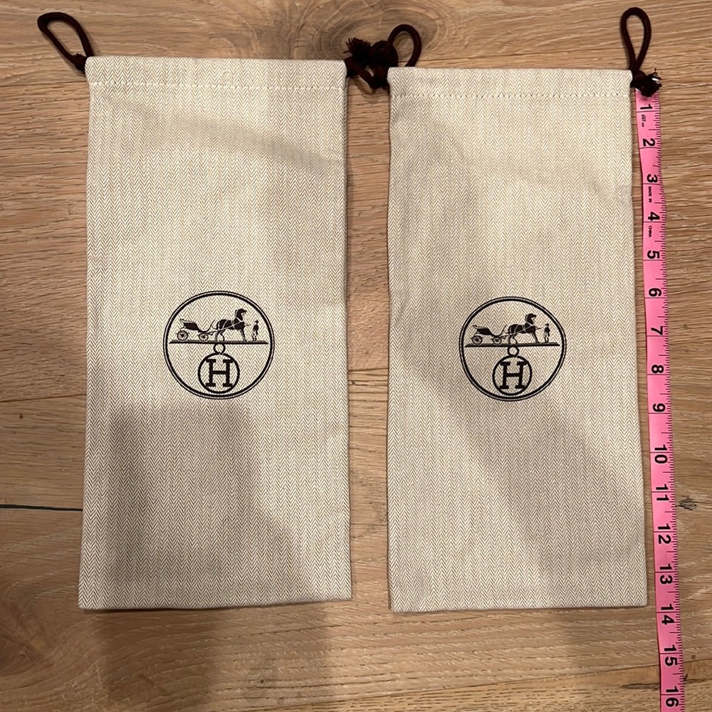Hermes dust/garment bag.